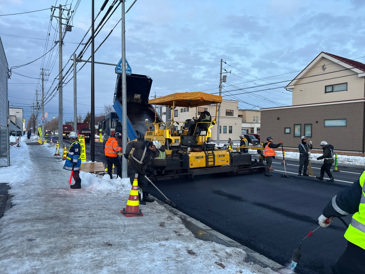 地方道路等整備事業　新琴似・屯田通（屯田２番通～屯田２７号線間）道路整備工事