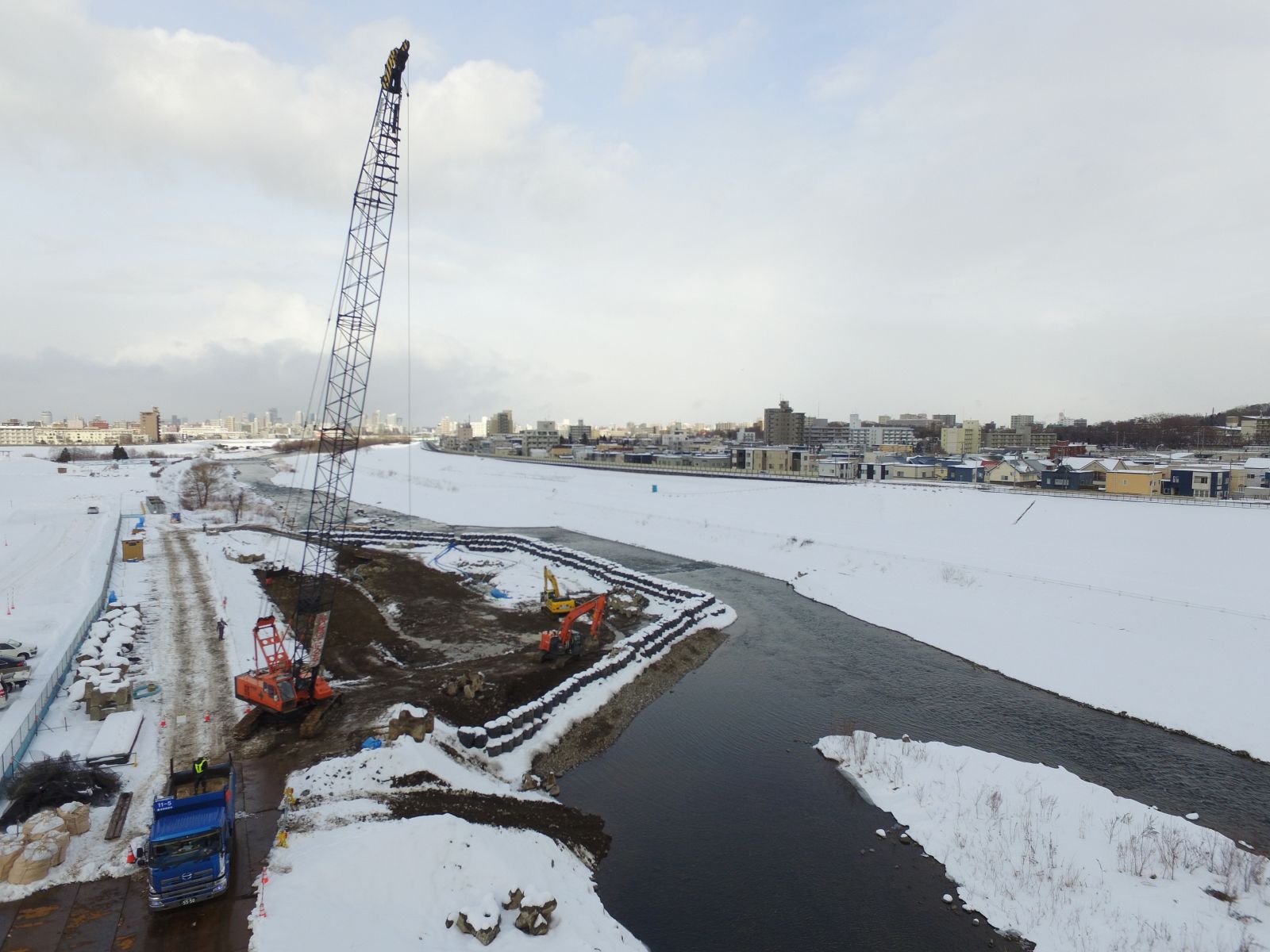 石狩川改修工事の内　豊平川右岸上流築堤河岸保護外工事