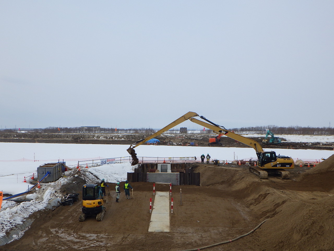 石狩川改修工事の内　逢坂樋門新設外工事