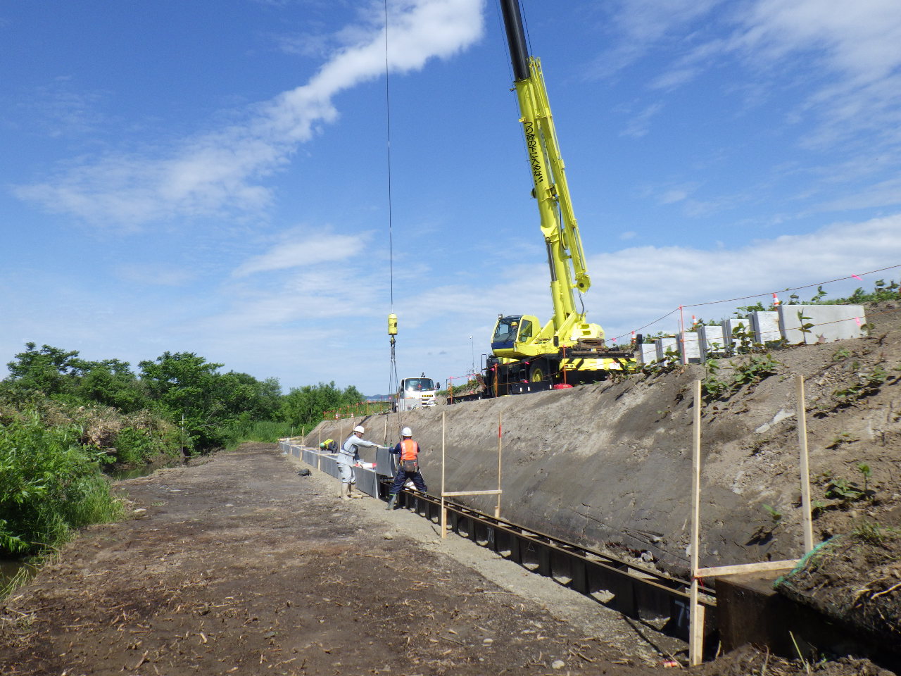 石狩川改修工事の内　産化美唄川河岸保護外工事