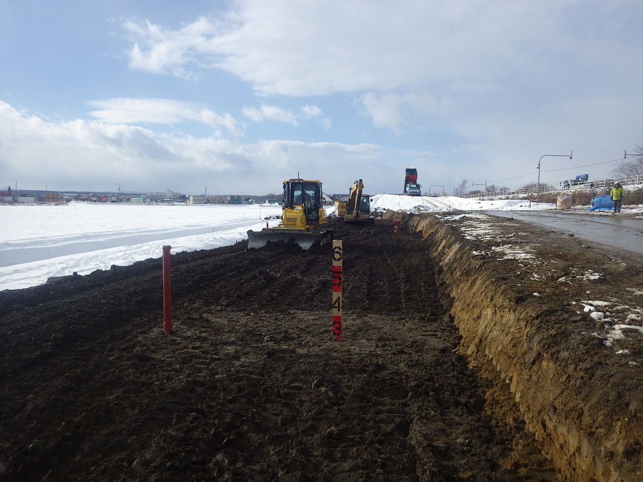 石狩川改修補償工事の内　道道栗山北広島線地盤改良工事