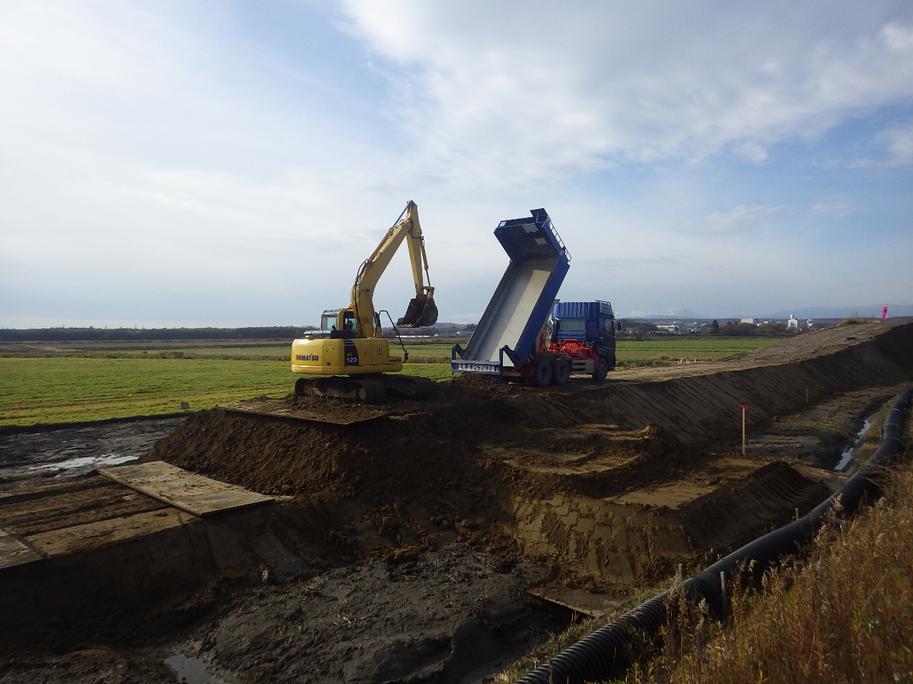 石狩川改修補償工事の内　道道栗山北広島線地盤改良工事