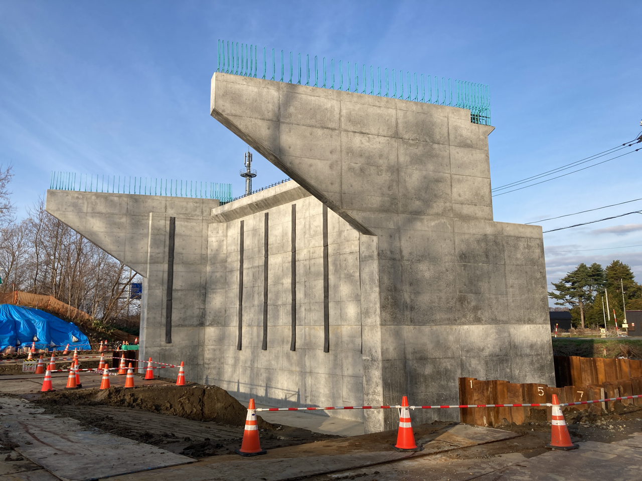 道央圏連絡道路　長沼町　富士戸線跨道橋下部工事
