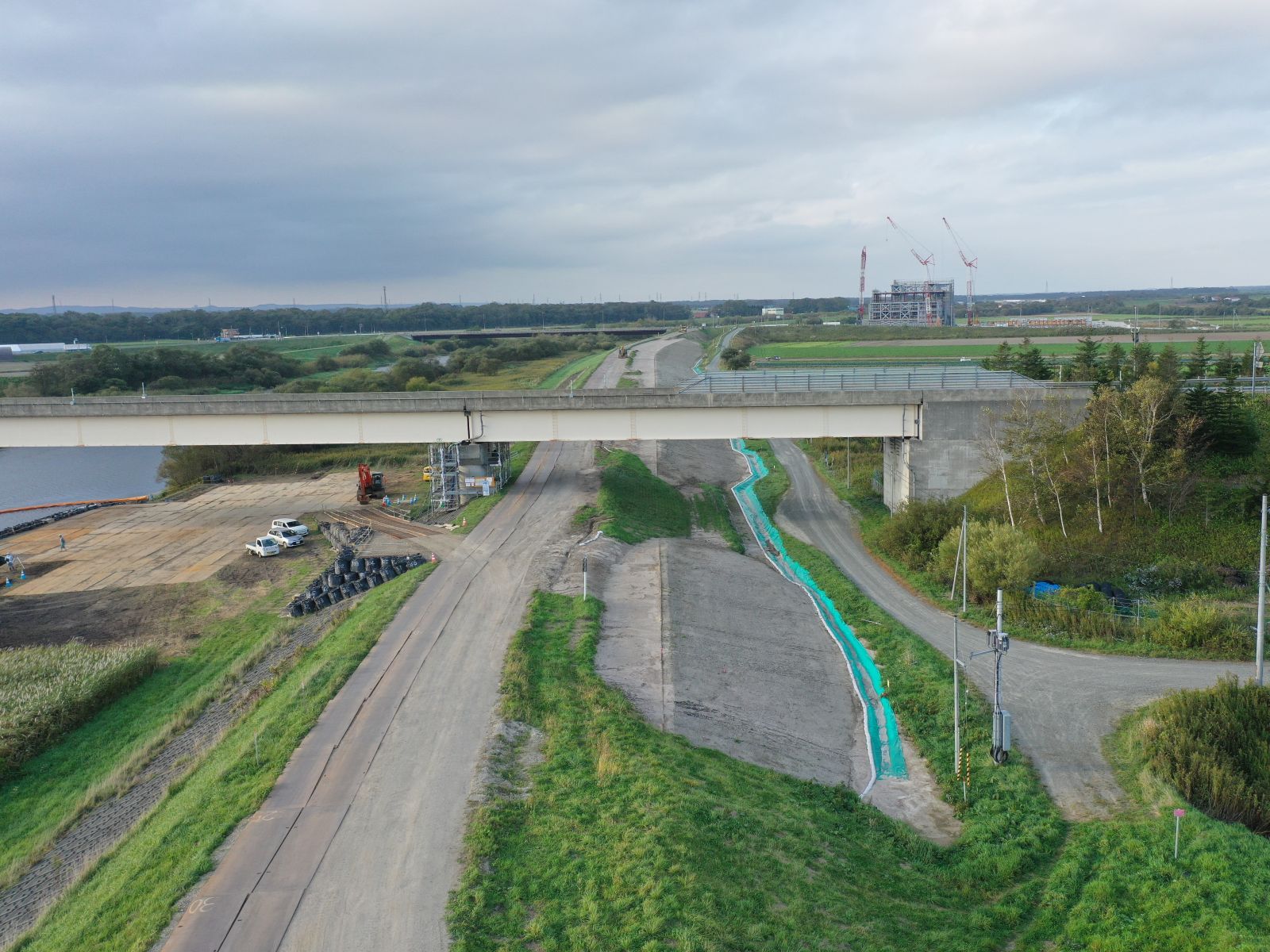 石狩川改修工事の内　長都上流築堤盛土外工事