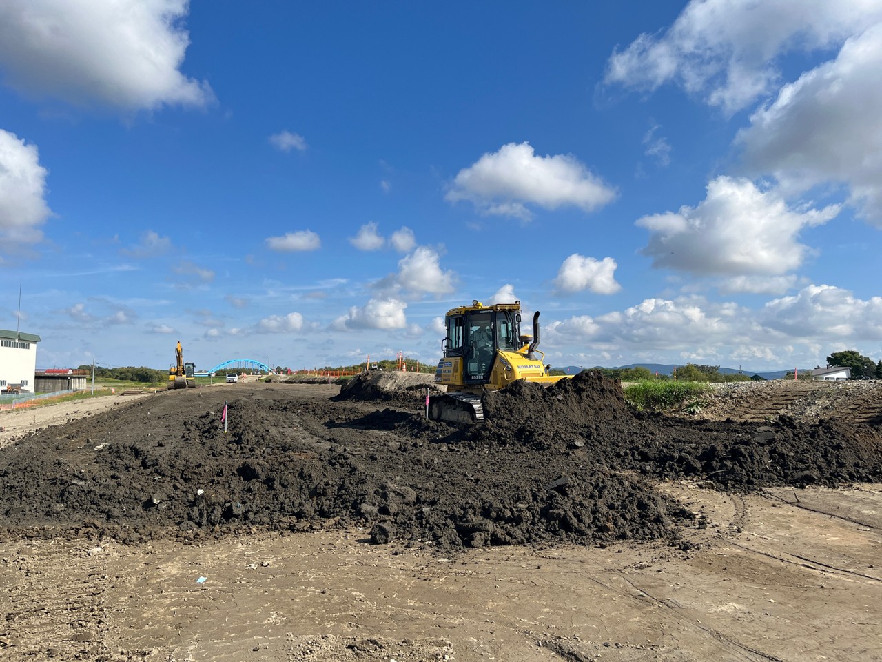 石狩川改修工事の内　漁太築堤盛土外工事