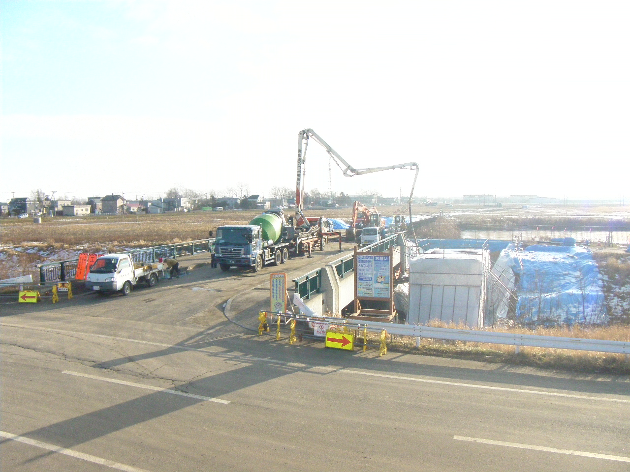 東雁来第２地区　区画３２号線道路縦断管新設工事