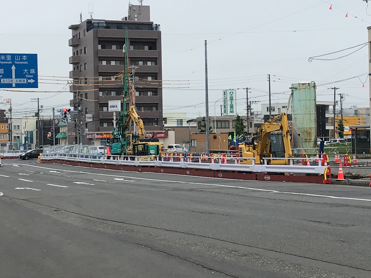 防災・安全交付金事業 ３・３・８３山本通（厚別西２条中通１号線～北１３条・北郷通間ほか）道路改良工事