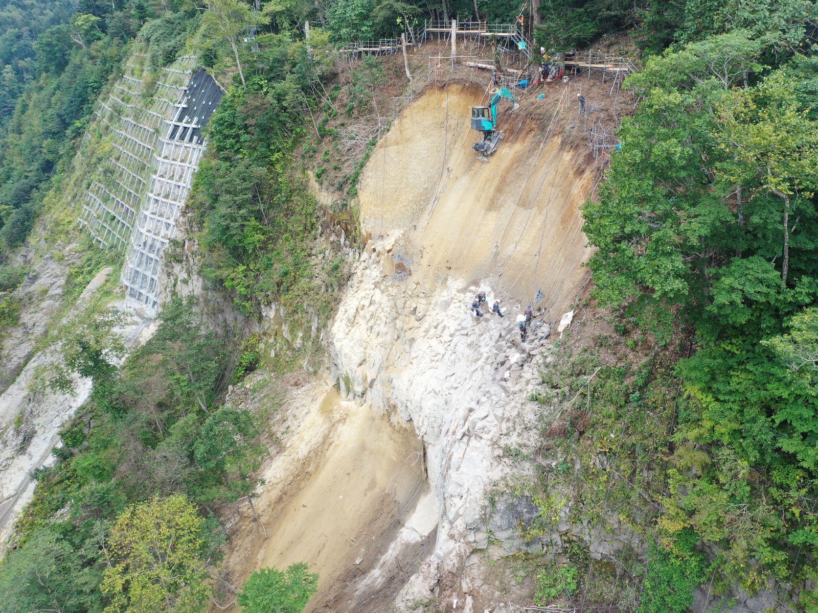 恵庭岳公園線防Ｂ５２地方道工事（補正）